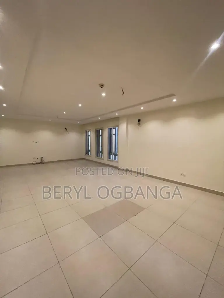 3bdrm Apartment in Ikate for sale