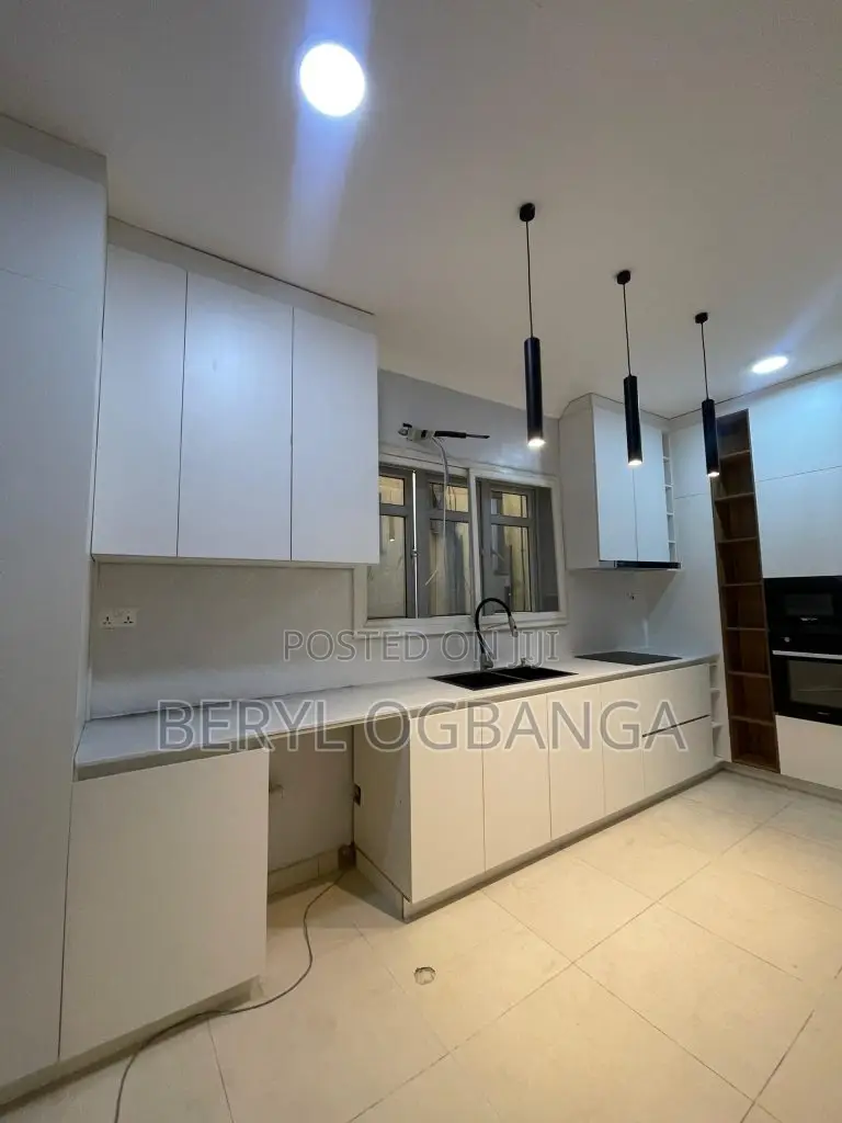 3bdrm Apartment in Ikate for sale