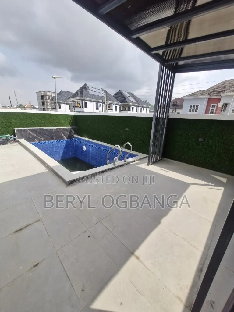 5bdrm Duplex in Lekki Phase 1 for sale