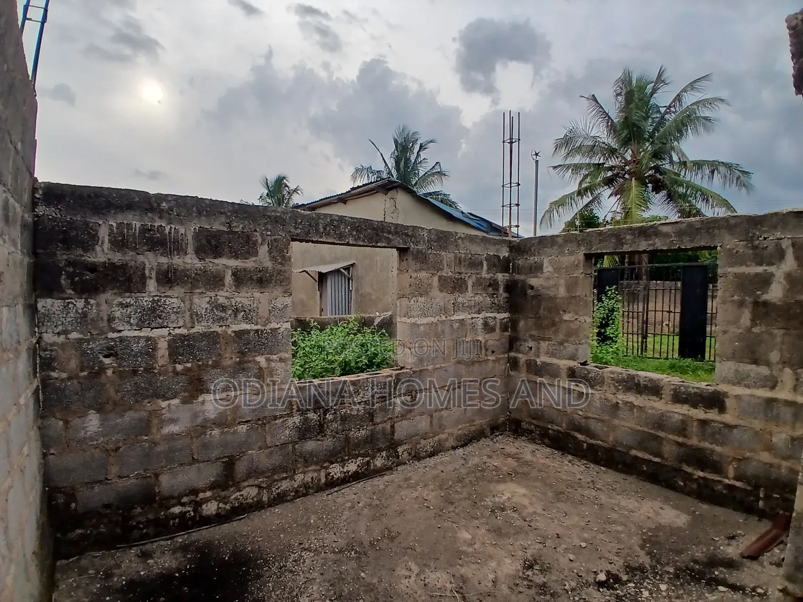6bdrm Bungalow in Aroro Yerokun, Ojoo, Ibadan for sale