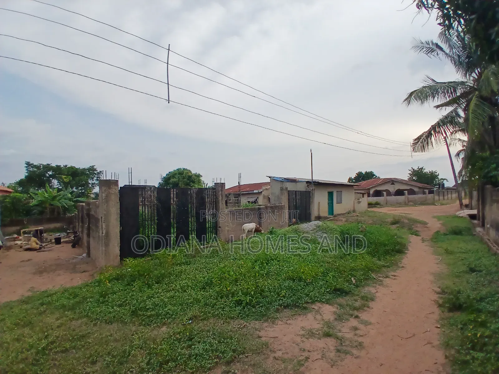 6bdrm Bungalow in Aroro Yerokun, Ojoo, Ibadan for sale