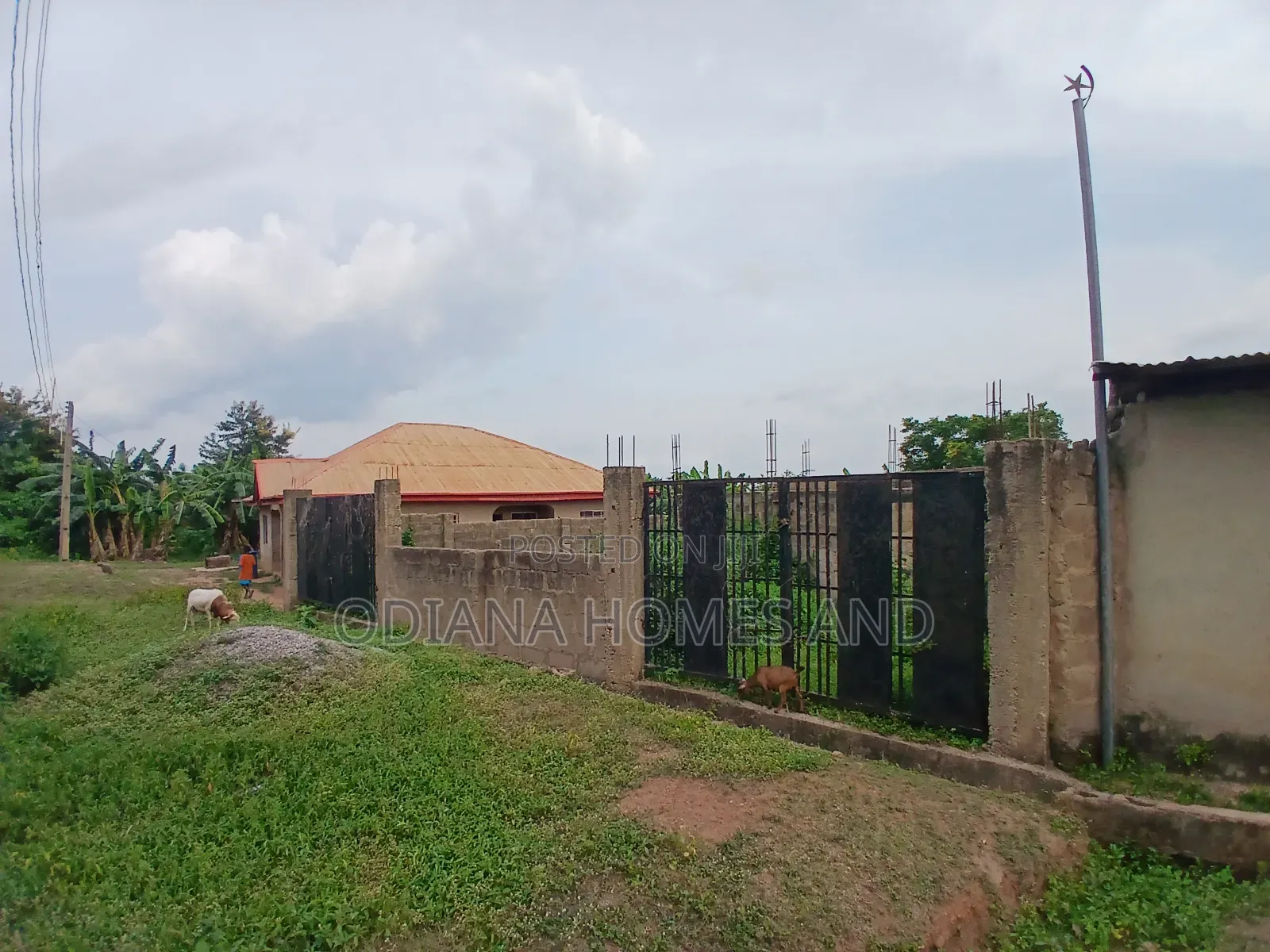 6bdrm Bungalow in Aroro Yerokun, Ojoo, Ibadan for sale
