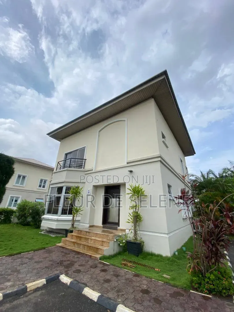 5bdrm Duplex in Ikate, Lagos Island / Lagos Island for rent