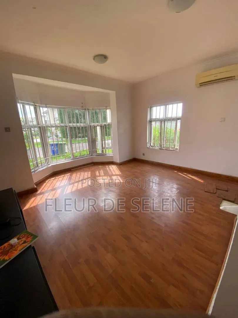 5bdrm Duplex in Ikate, Lagos Island / Lagos Island for rent
