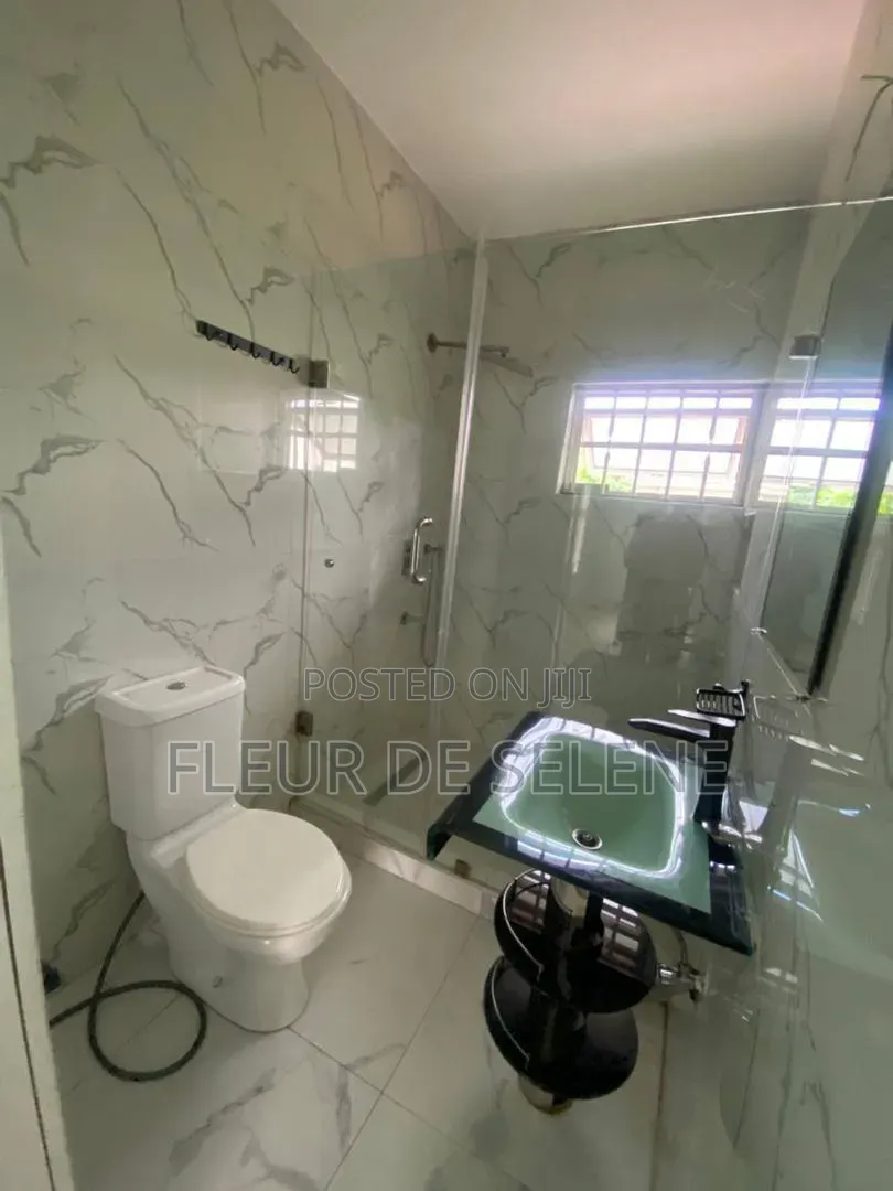 5bdrm Duplex in Ikate, Lagos Island / Lagos Island for rent