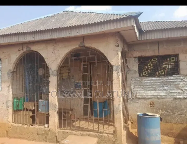 2bdrm Bungalow in Ere Road, Age Mowo for sale