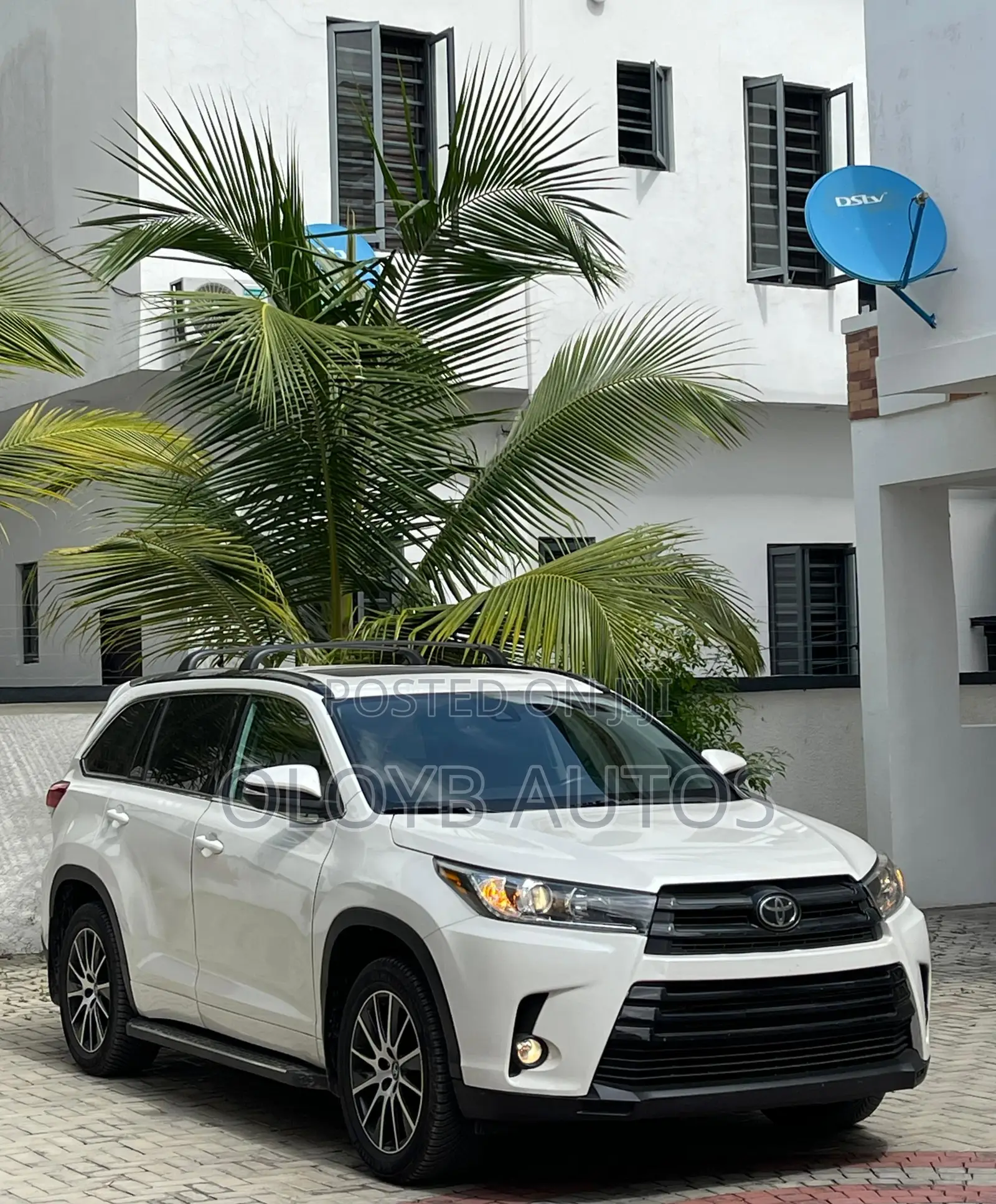 Toyota Highlander SE 4x4 V6 (3.5L 6cyl 8A) 2018 White