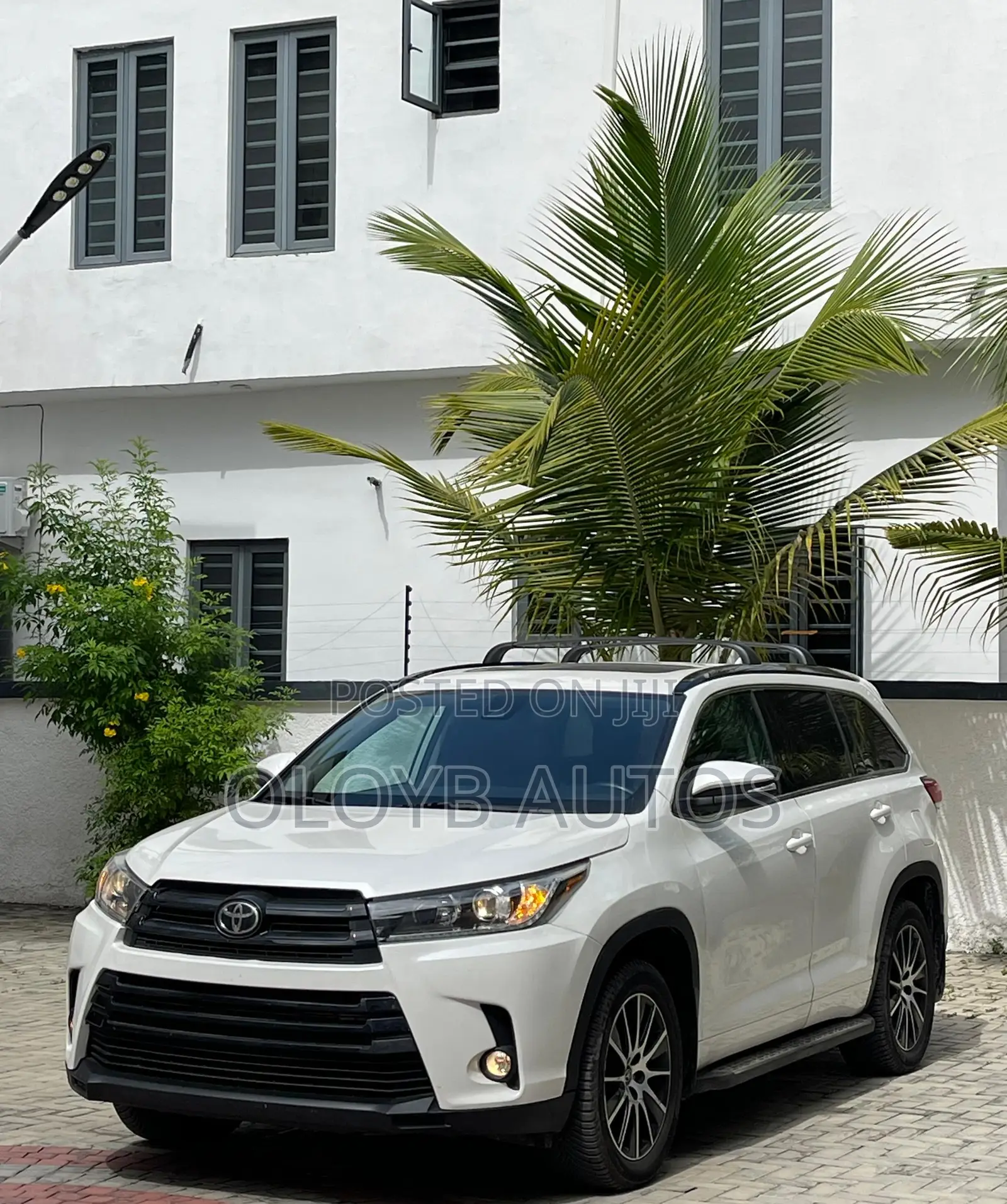 Toyota Highlander SE 4x4 V6 (3.5L 6cyl 8A) 2018 White