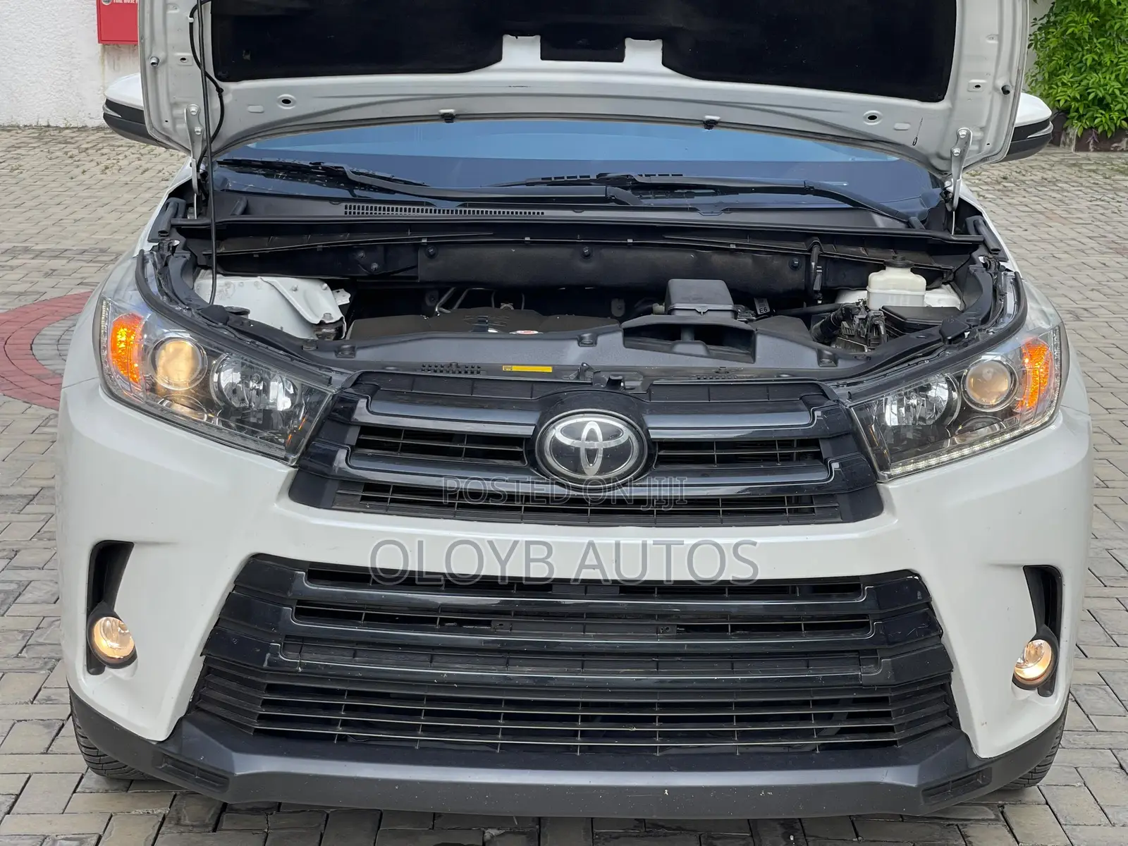 Toyota Highlander SE 4x4 V6 (3.5L 6cyl 8A) 2018 White