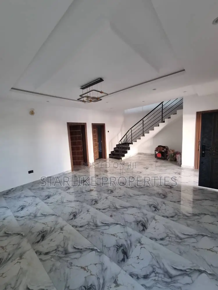4bdrm Duplex in Lekki for sale