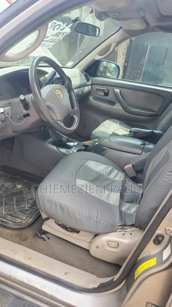 Toyota Sequoia Limited 4dr SUV (4.7L 8cyl 5A) 2005 Silver