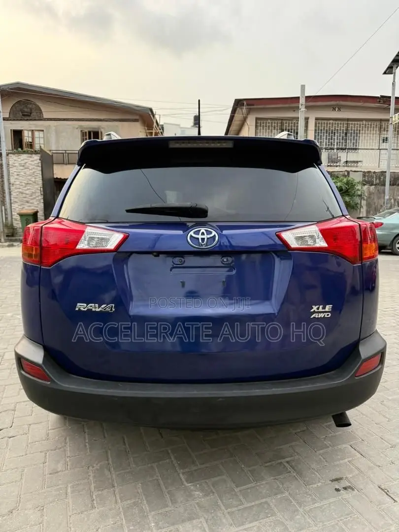 Toyota RAV4 XLE 4dr SUV AWD (2.5L 4cyl 6A) 2015 Blue