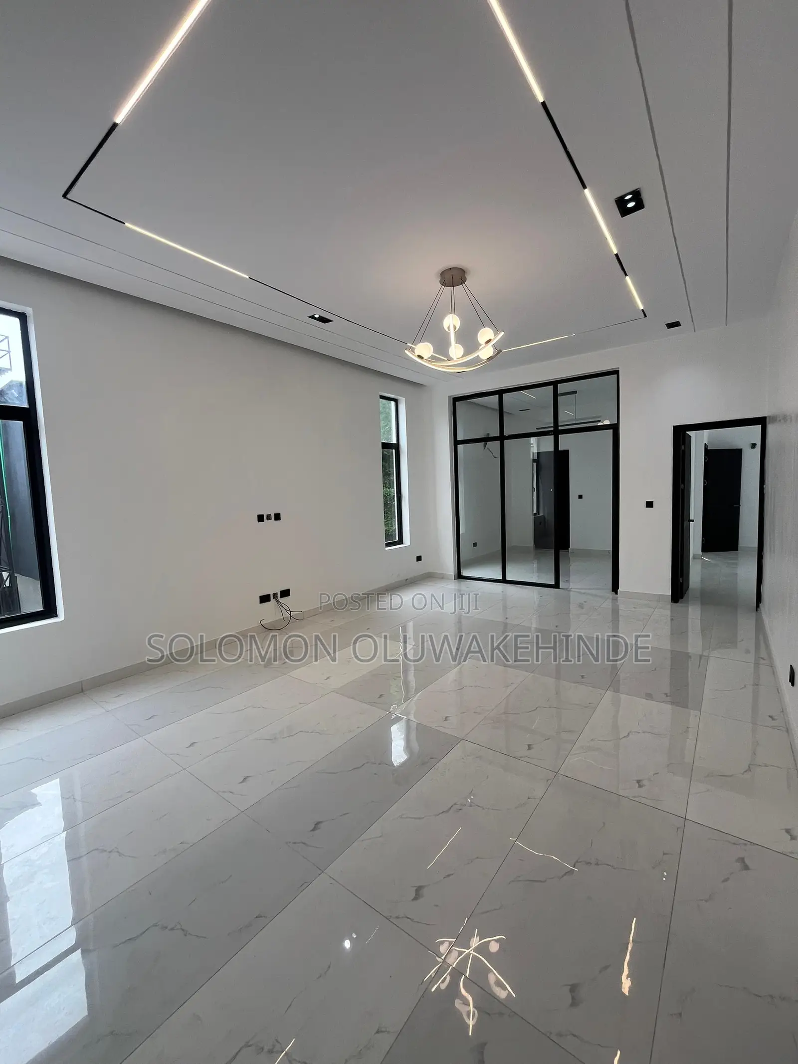 5bdrm Duplex in Chevron for sale
