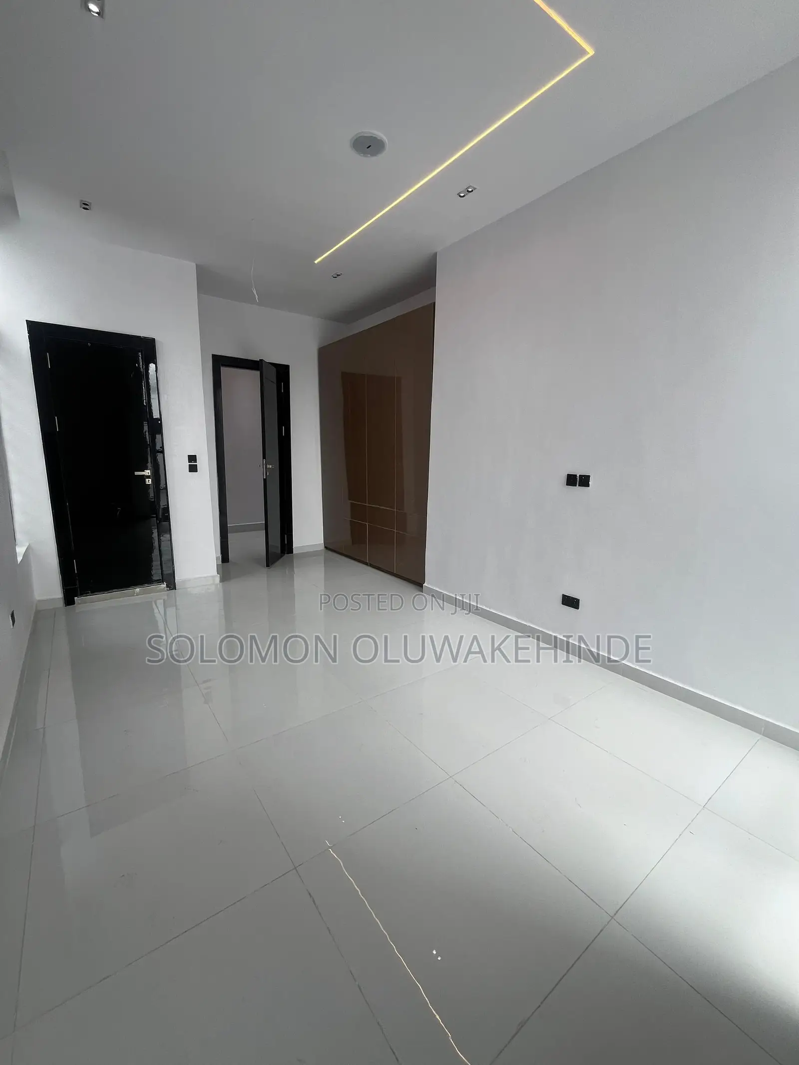5bdrm Duplex in Vgc for sale