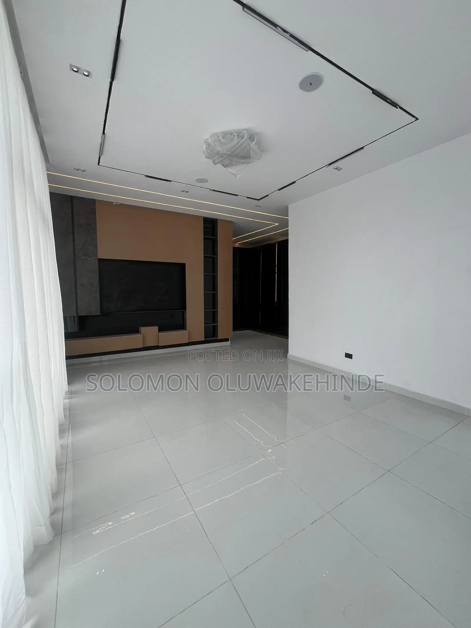 5bdrm Duplex in Vgc for sale