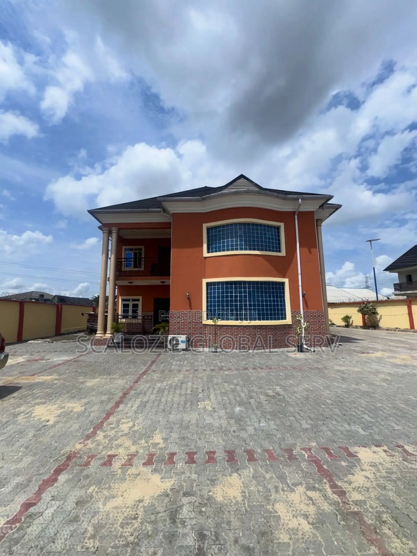6bdrm Duplex in Rumuehinwo Estate, for sale