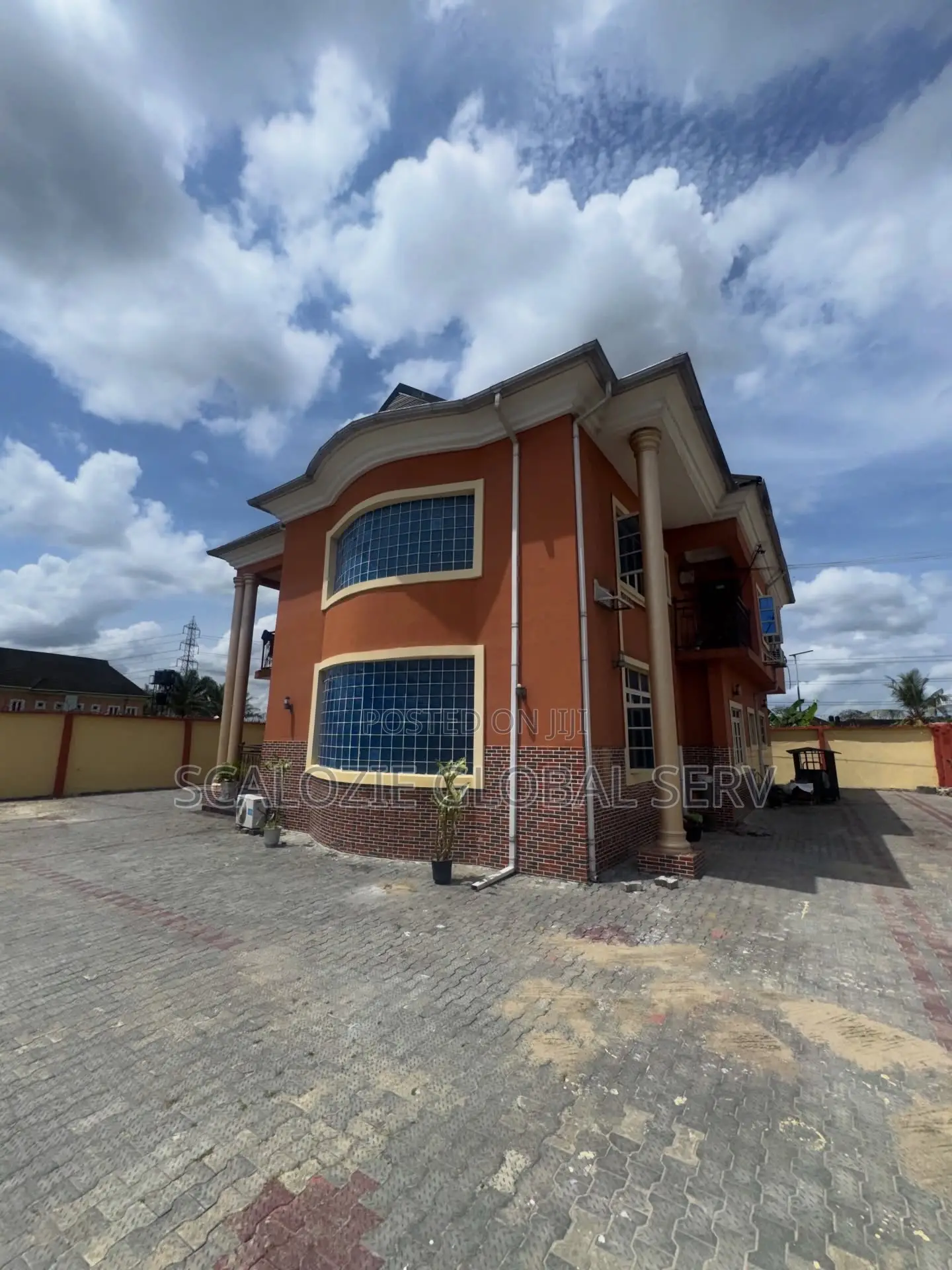 6bdrm Duplex in Rumuehinwo Estate, for sale