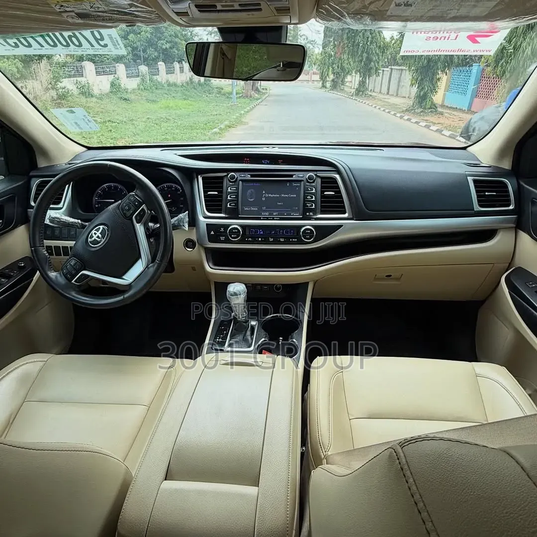 Toyota Highlander XLE 2019 Burgundy