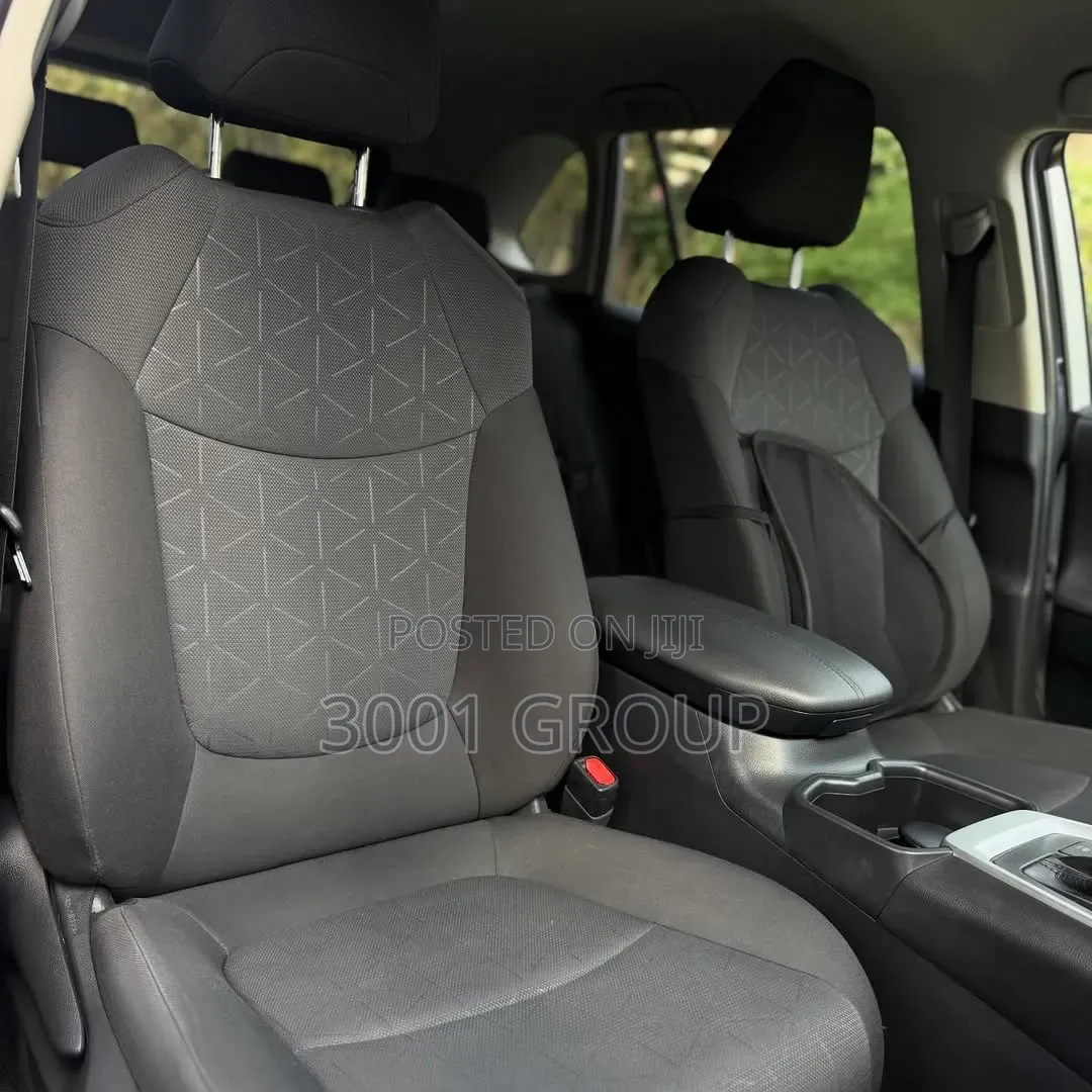 Toyota RAV4 2022 Silver