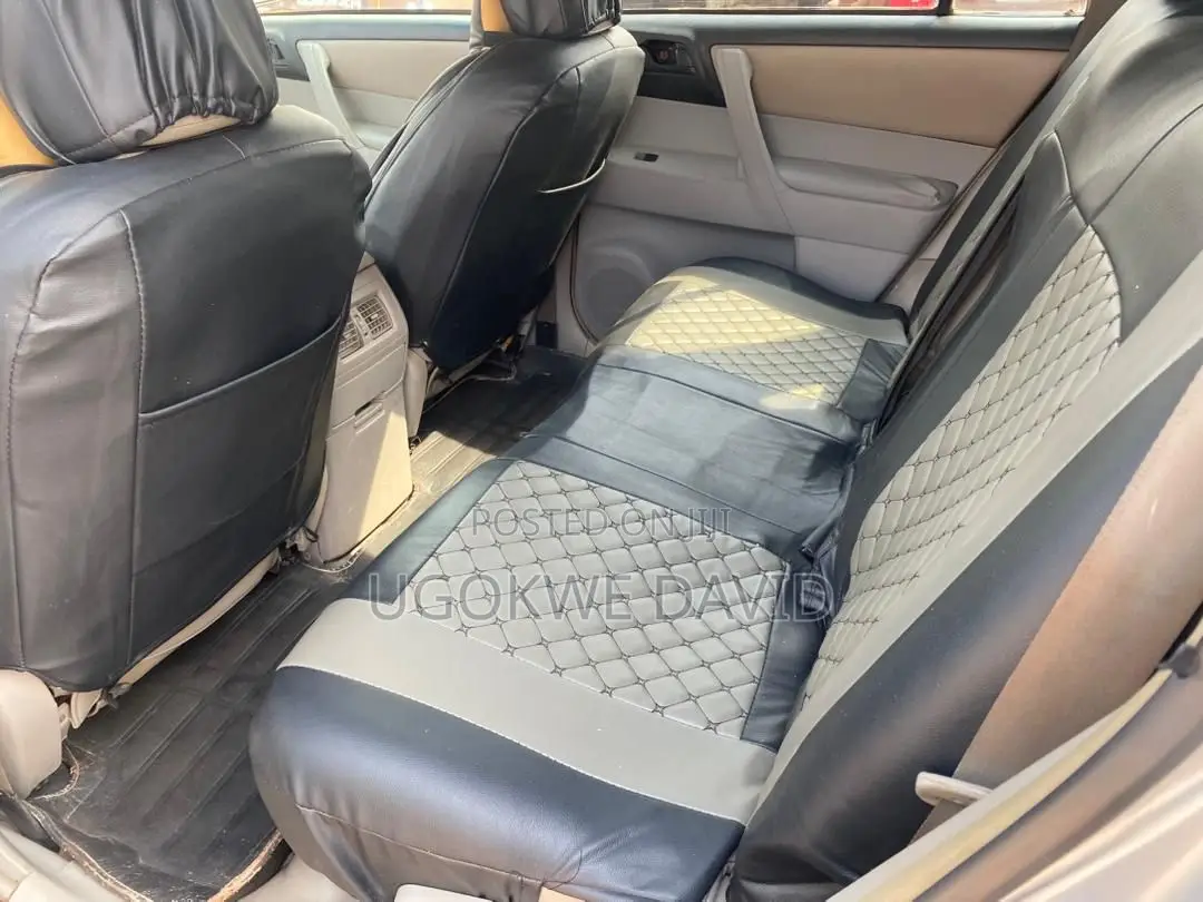 Toyota Highlander 2011 Silver