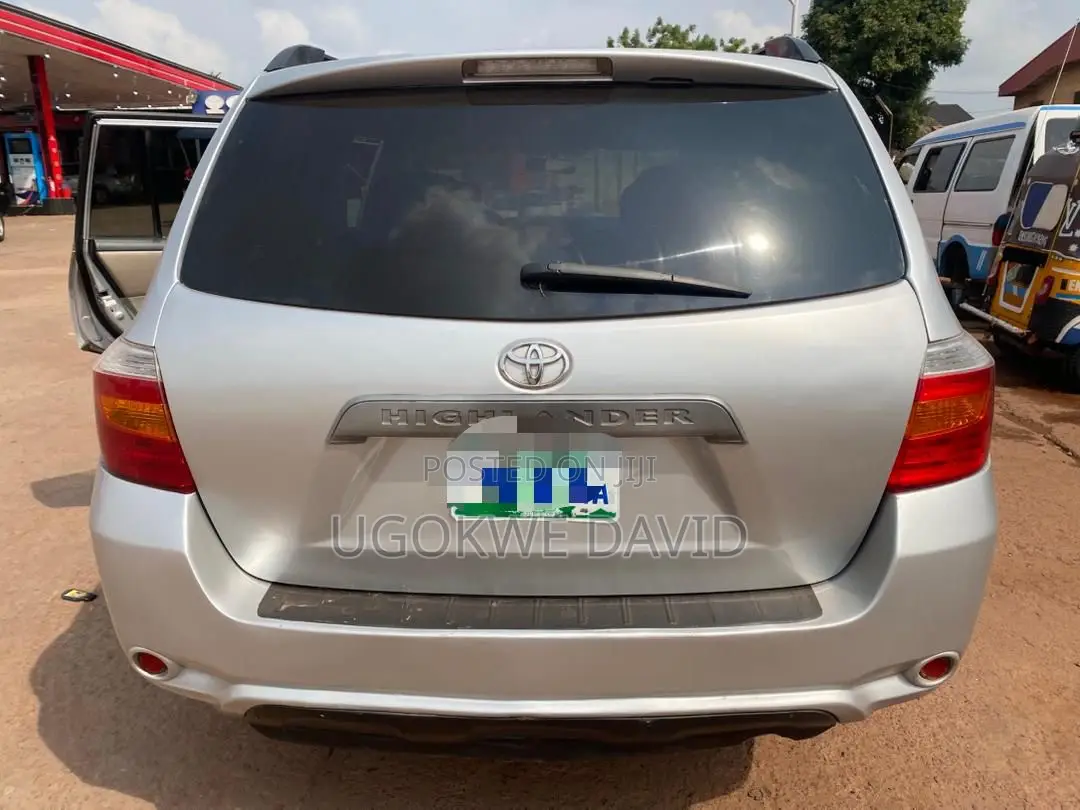 Toyota Highlander 2011 Silver