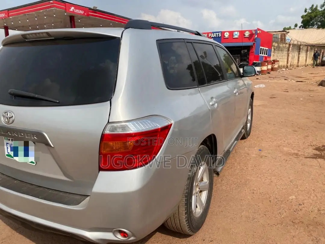 Toyota Highlander 2011 Silver