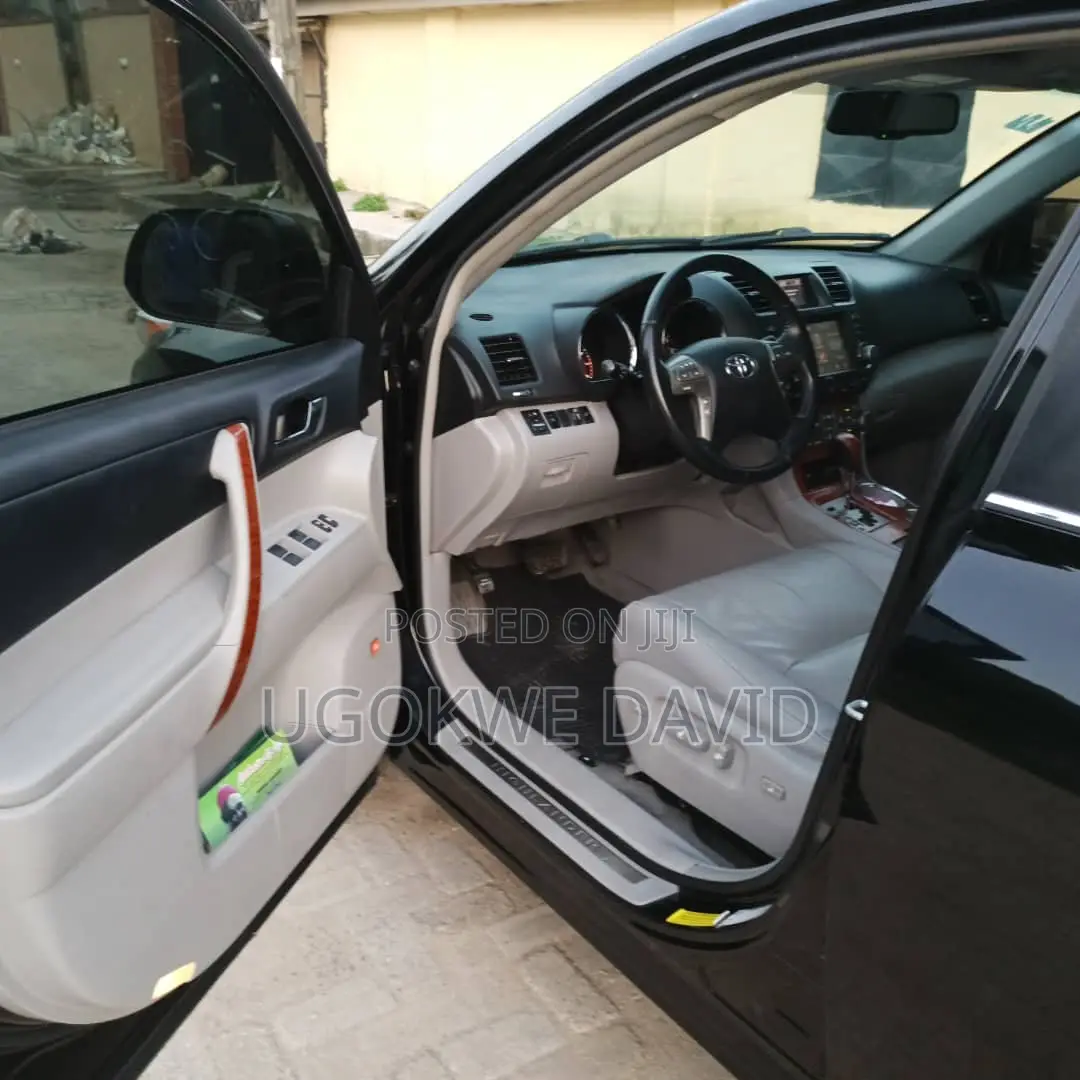 Toyota Highlander 2012 Black