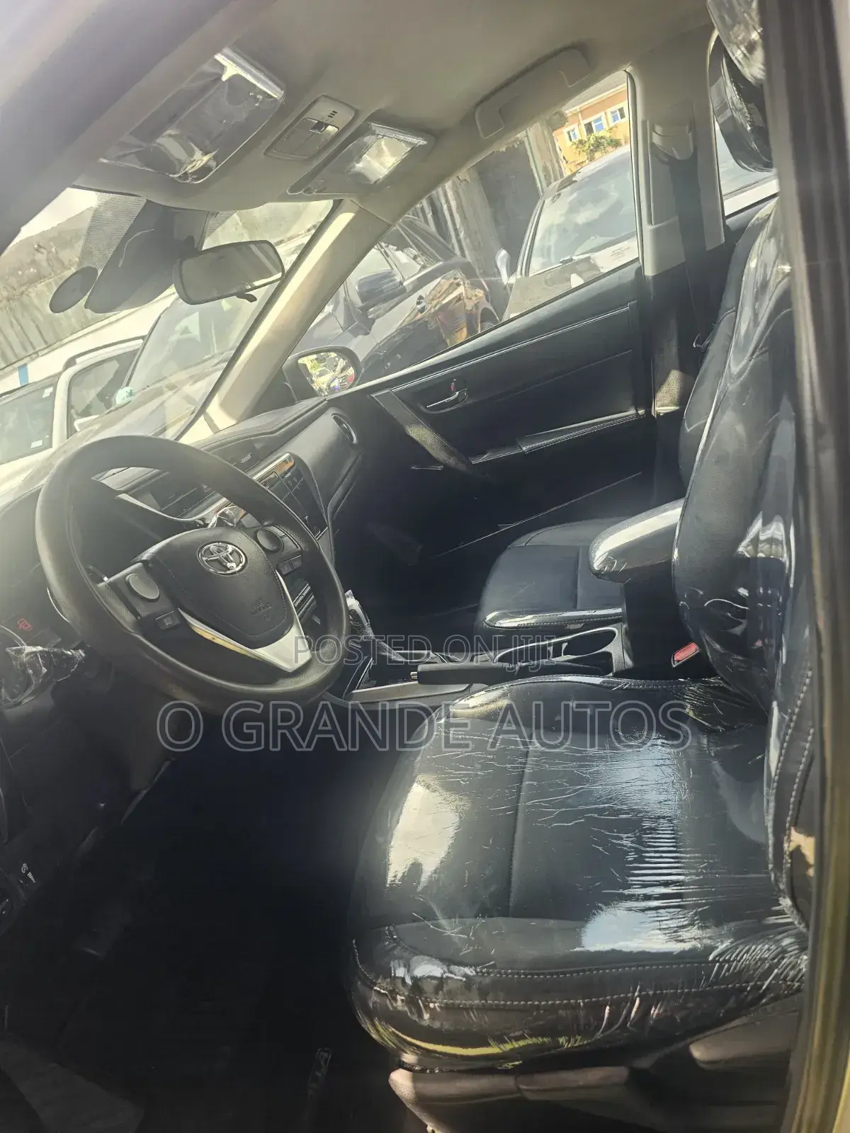 Toyota Corolla LE ECO 4dr Sedan (1.8L 4cyl CVT) 2017 Silver