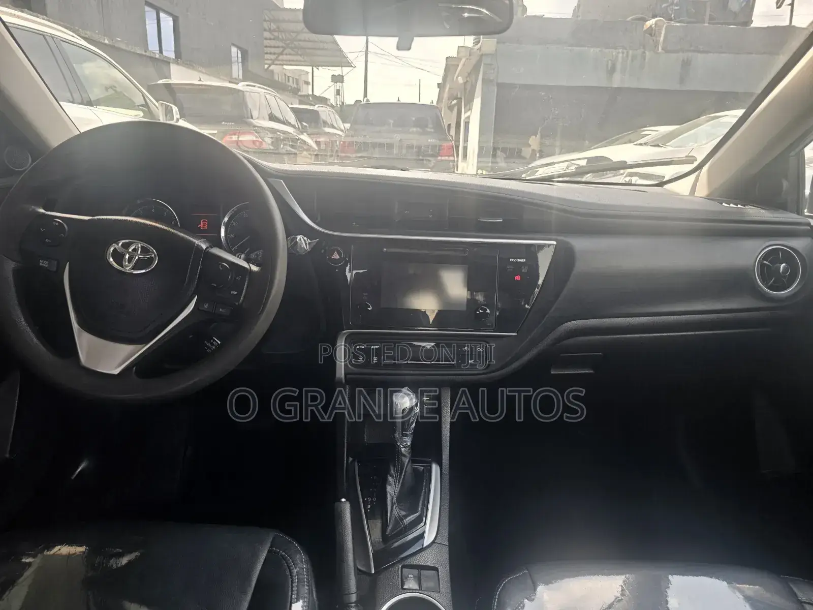 Toyota Corolla LE ECO 4dr Sedan (1.8L 4cyl CVT) 2017 Silver