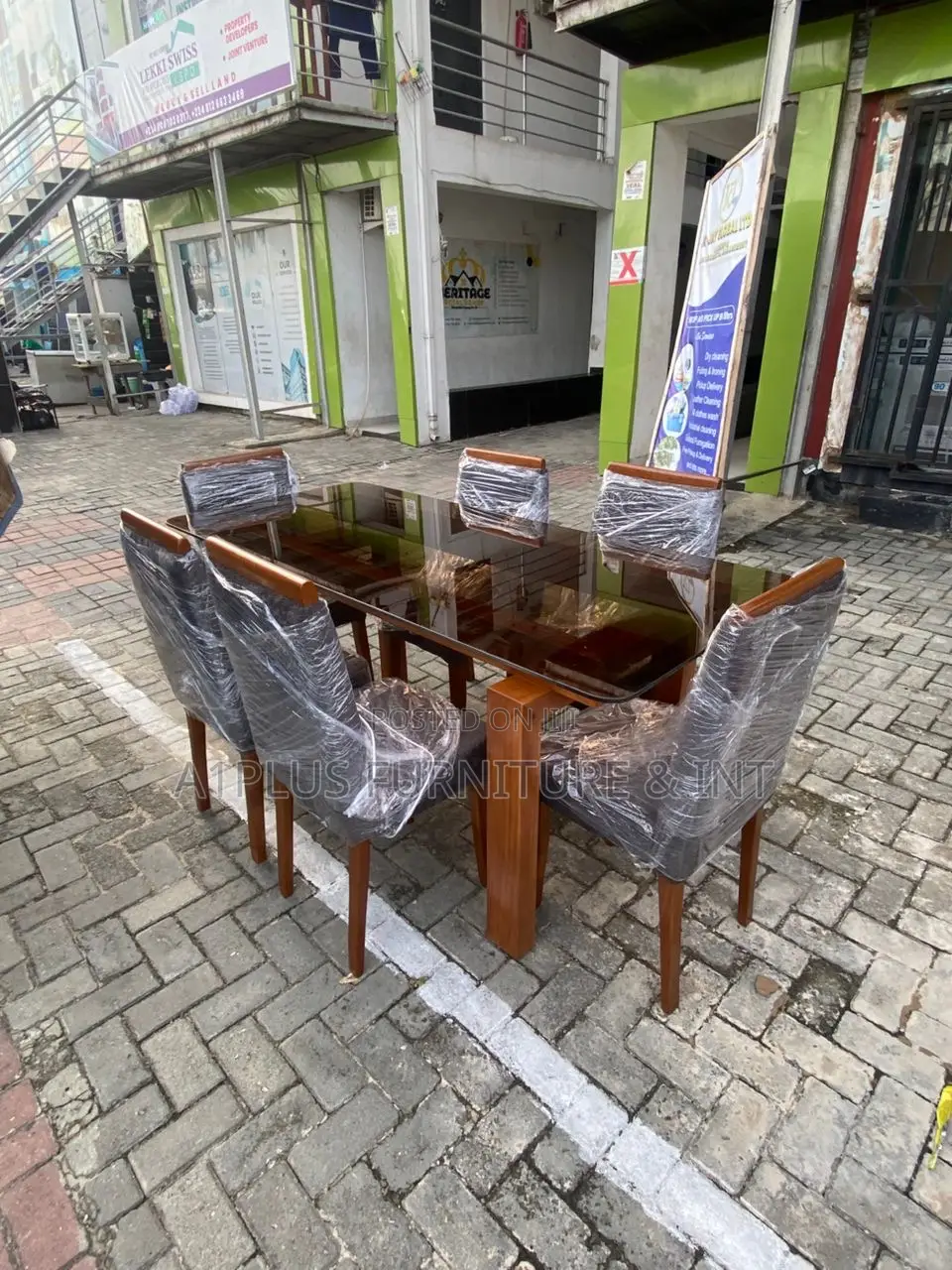 6 Seater Dinning Set With Tinted Glass Top