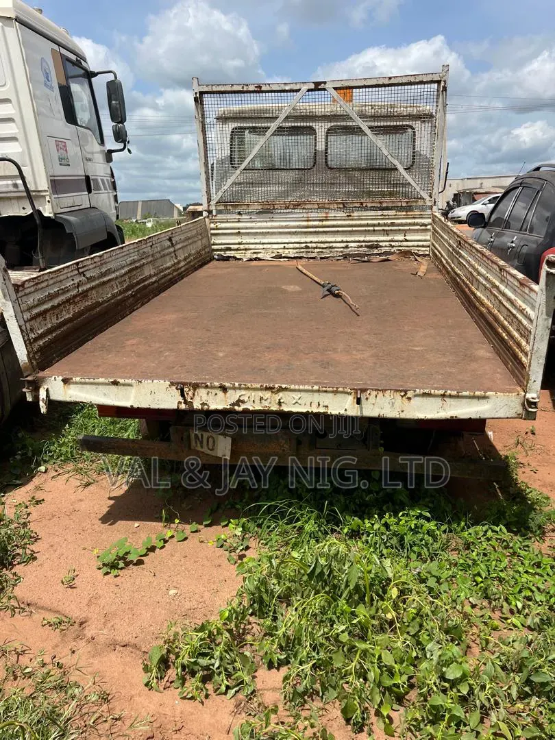 Mercedes Benz 507d Tipping Truck - Foreign Use