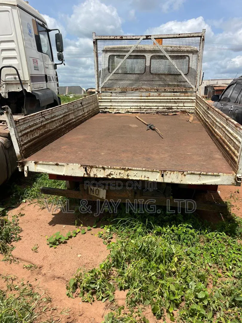 Mercedes Benz 507d Tipping Truck - Foreign Use