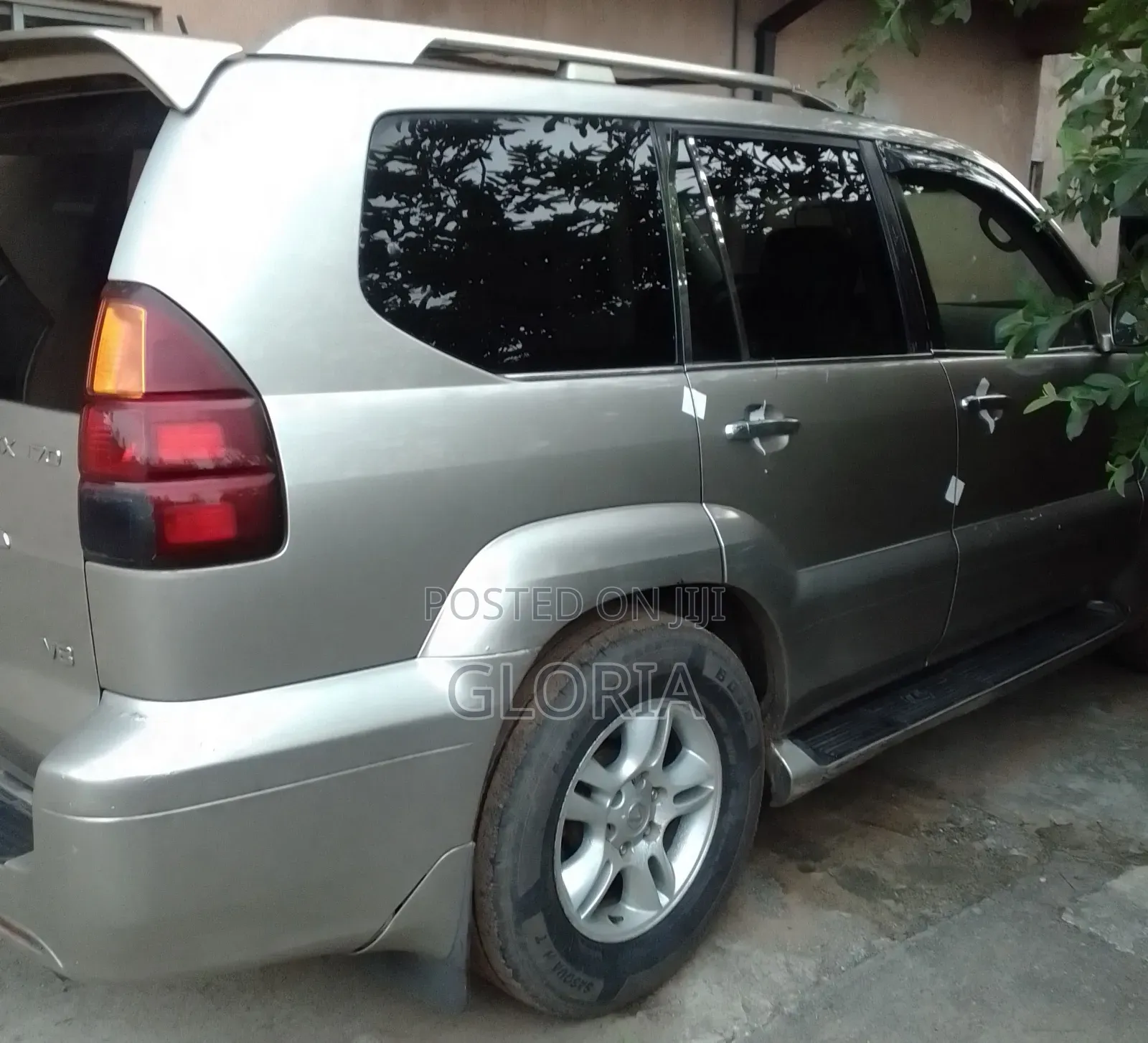 Lexus GX 2011 Silver