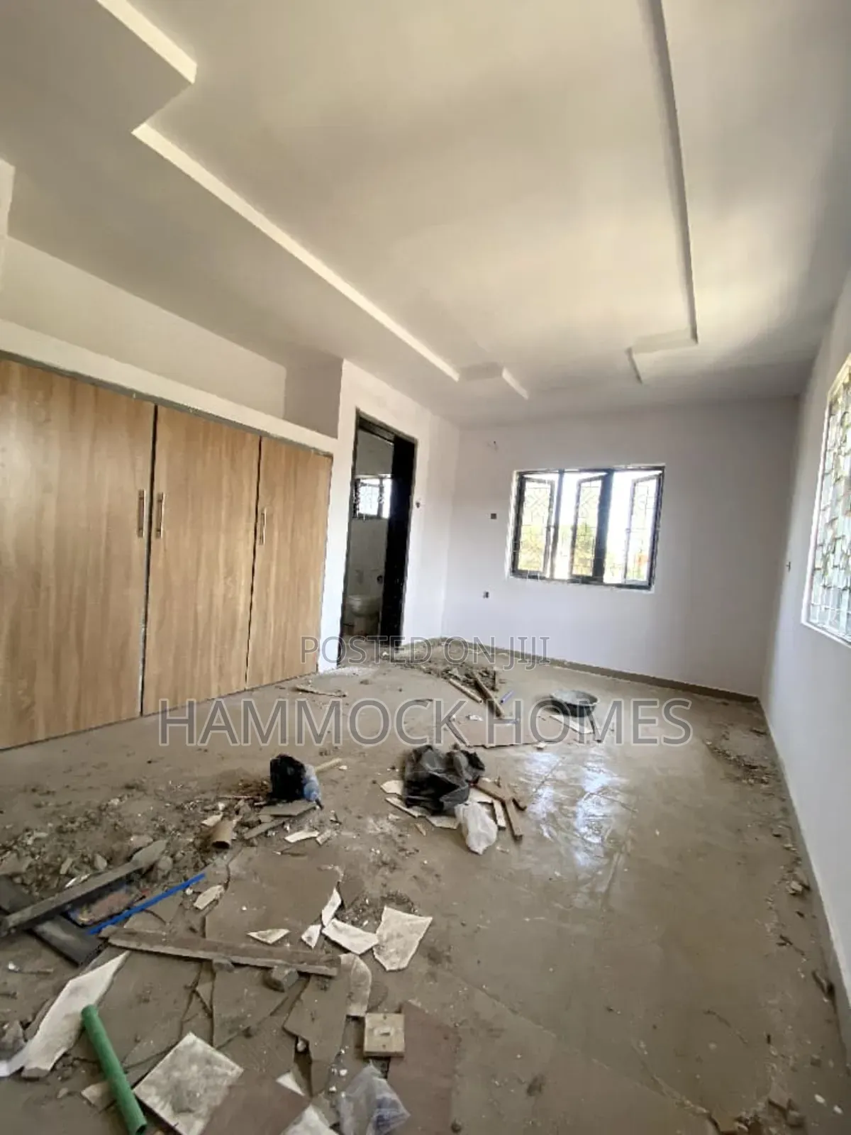 3bdrm Block of Flats in Oluyole Estate for rent