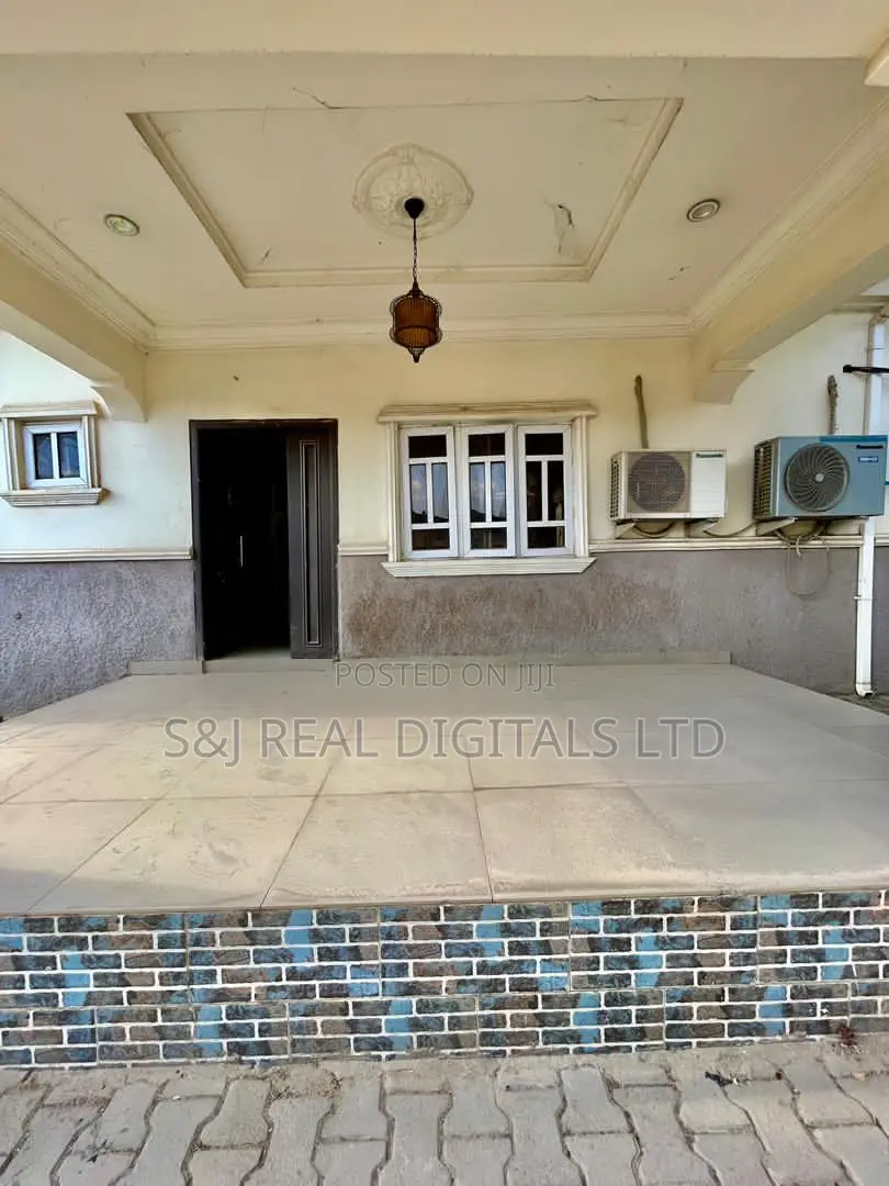 3bdrm Bungalow in Minna for sale