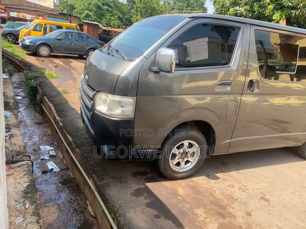 Toyota HiAce 2012 Grey