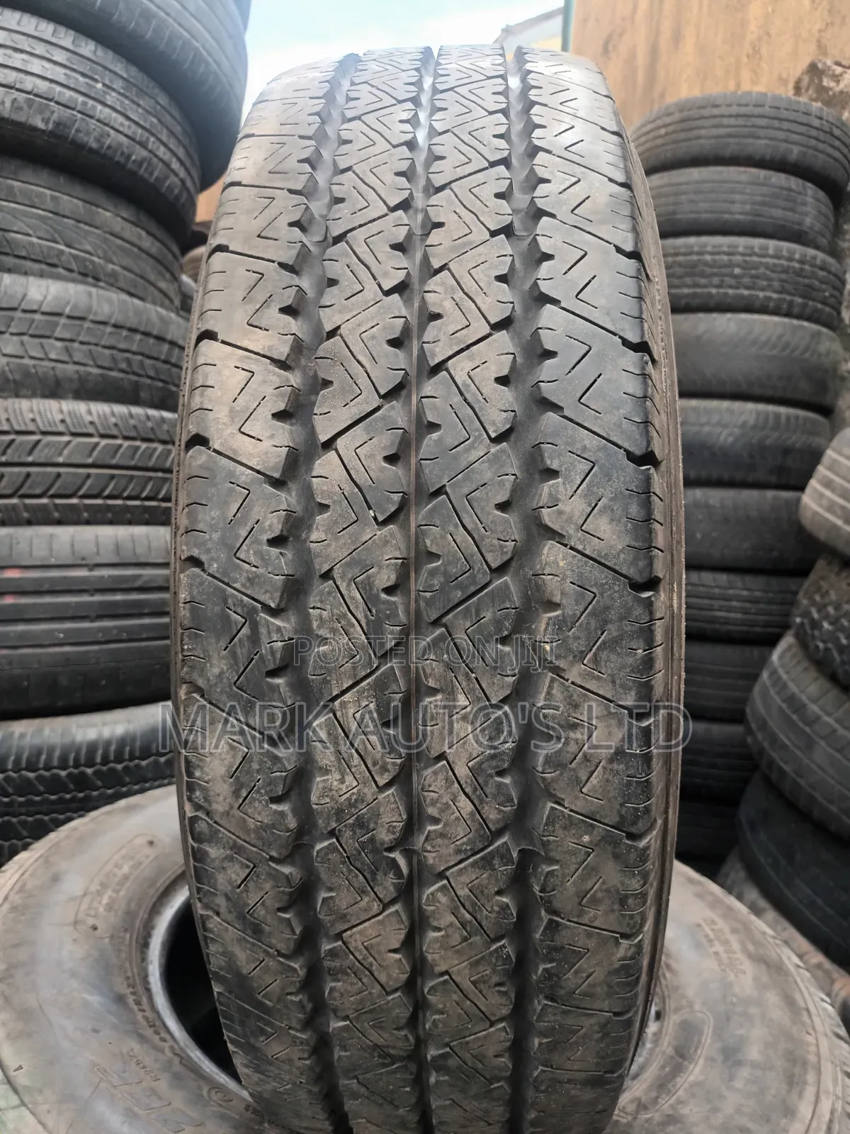 245/75/16lt Tyre