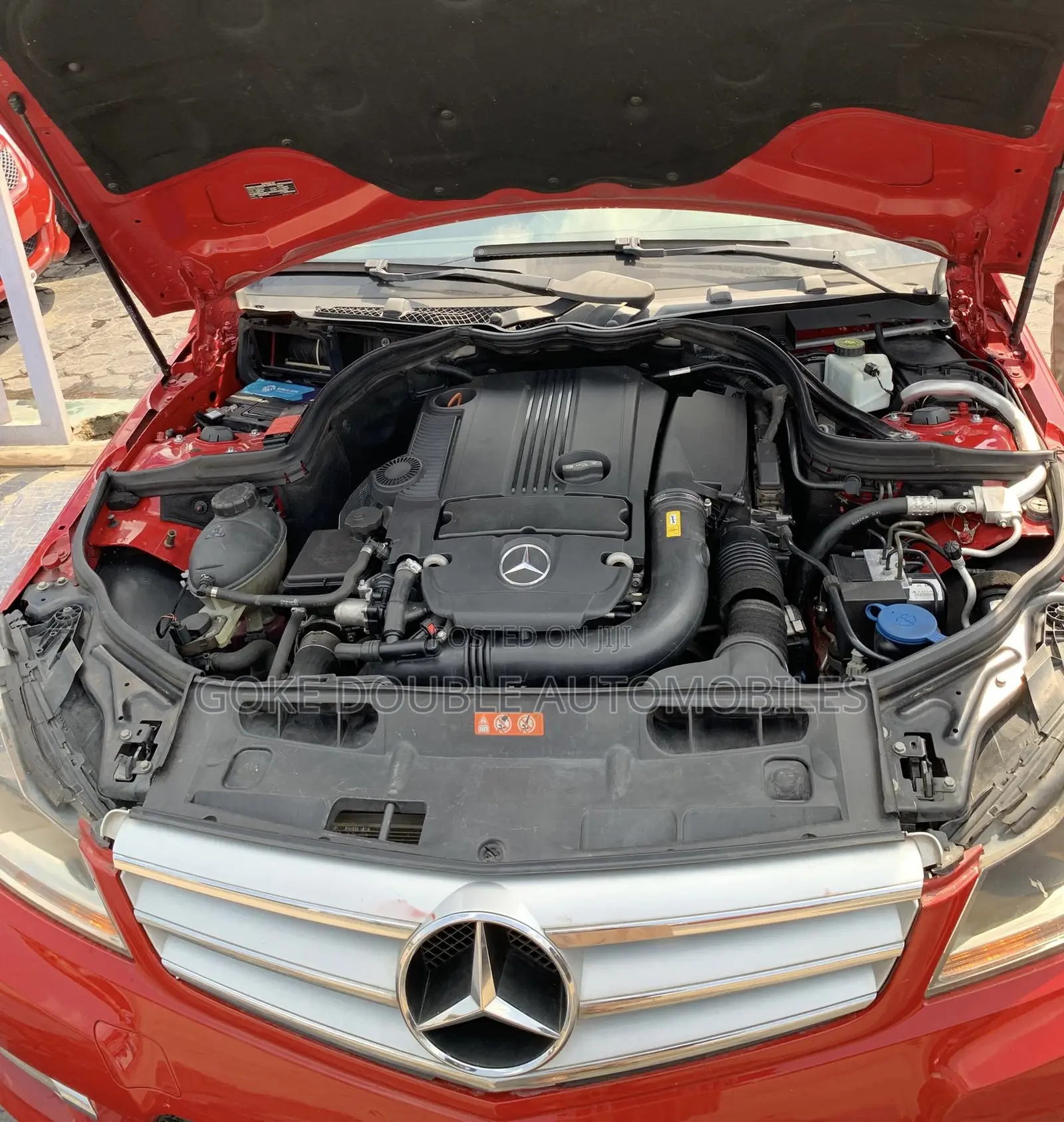 Mercedes-Benz C250 2013 Red