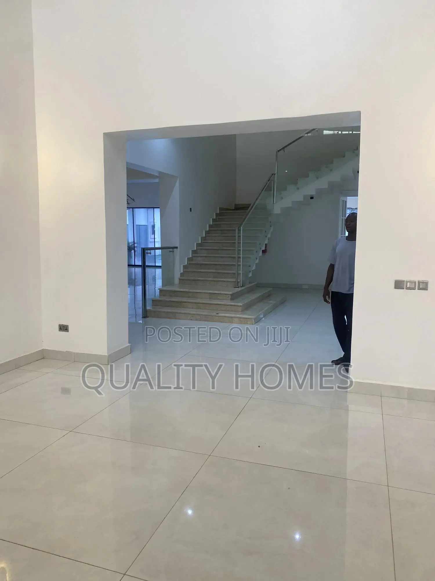Furnished 20bdrm Villa in Utako for sale