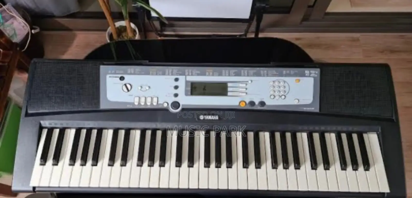 Yamaha PSR-E213 61-Key Keyboard for Sale