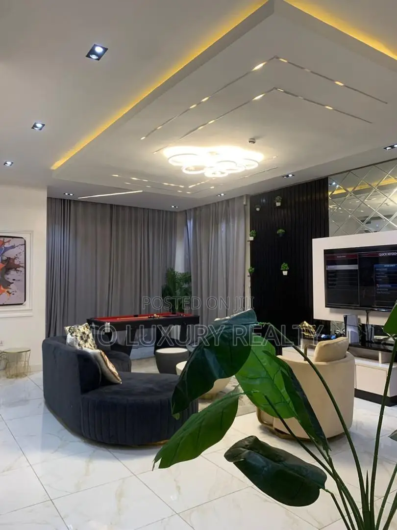 3bdrm Apartment in Lekki Phase 1 for rent