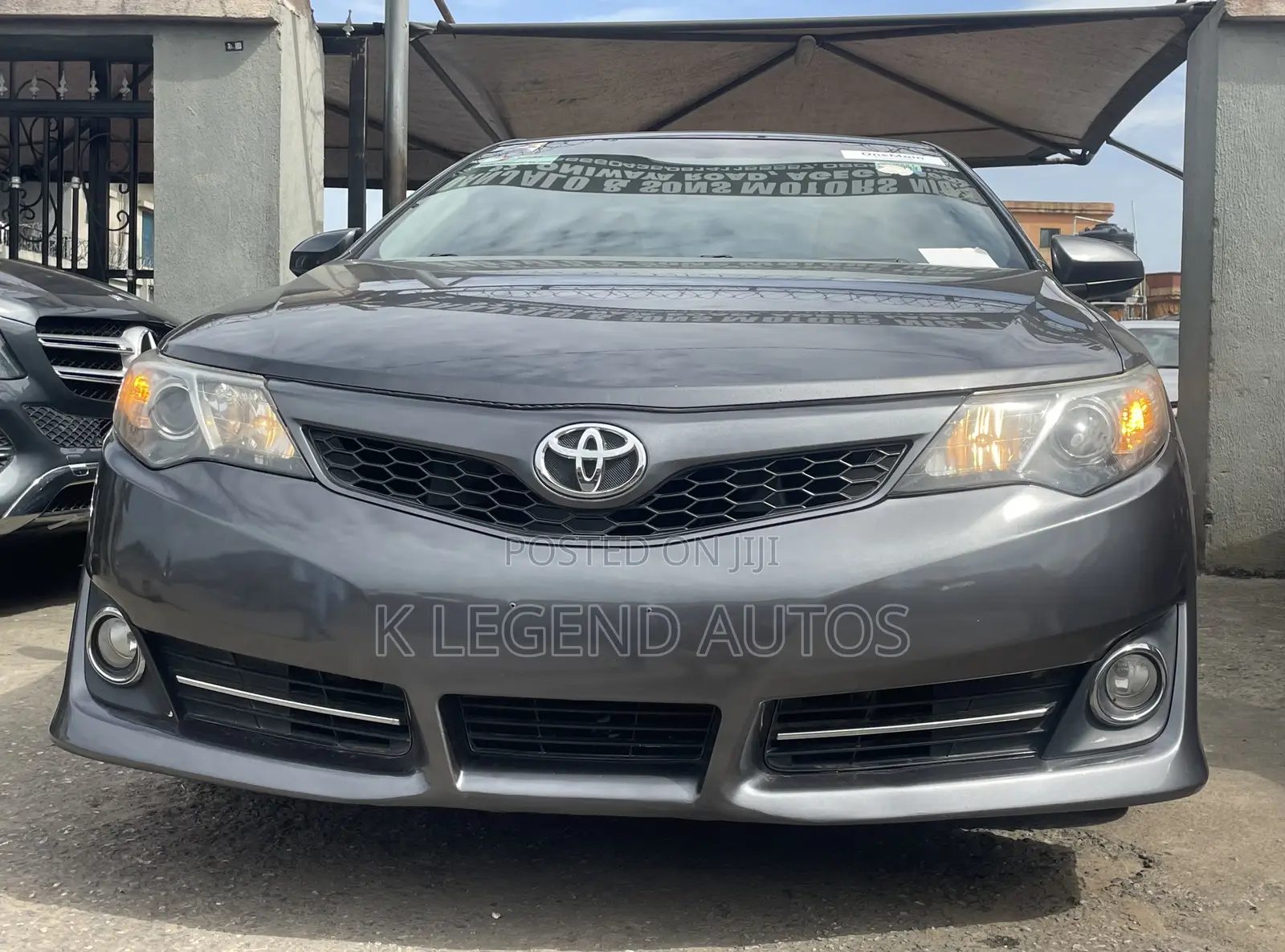 Toyota Camry SE 4dr Sedan (2.5L 4cyl 6A) 2012 Gray