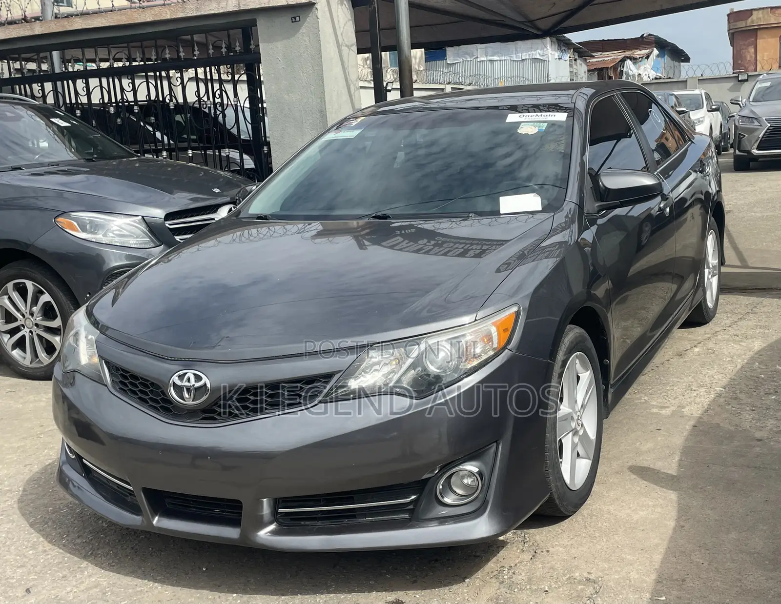 Toyota Camry SE 4dr Sedan (2.5L 4cyl 6A) 2012 Gray