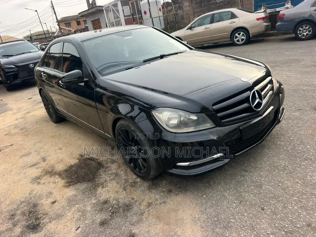 Mercedes-Benz C300 Luxury 4Matic Sedan AWD (3.5L 6cyl 7A) 2013 Black