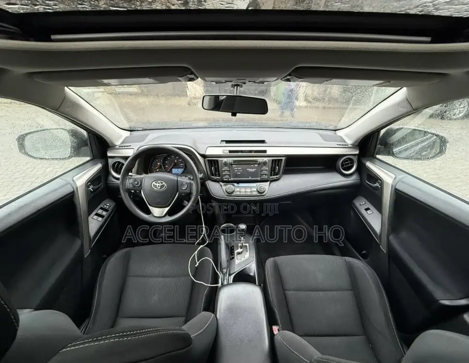 Toyota RAV4 XLE 4dr SUV (2.5L 4cyl 6A) 2015 Gray