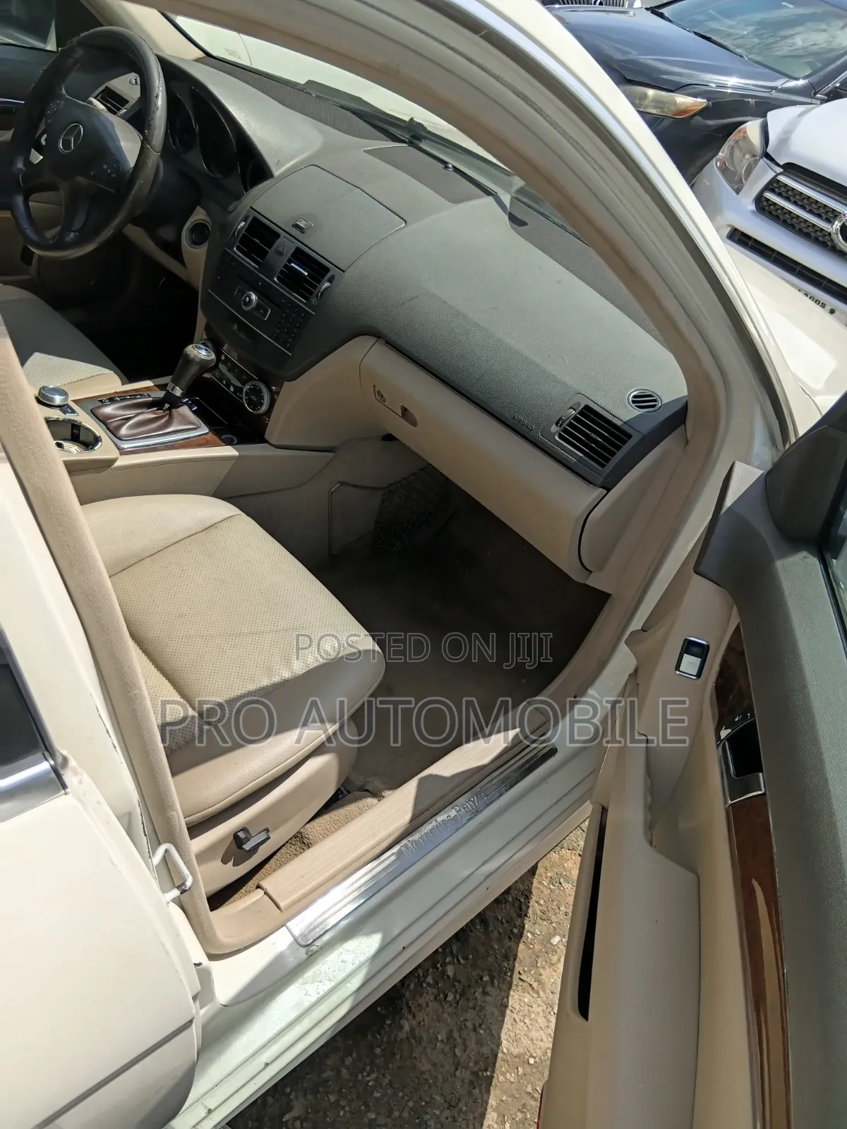 Mercedes-Benz C300 Luxury Sedan RWD (3.0L 6cyl 7A) 2010 White