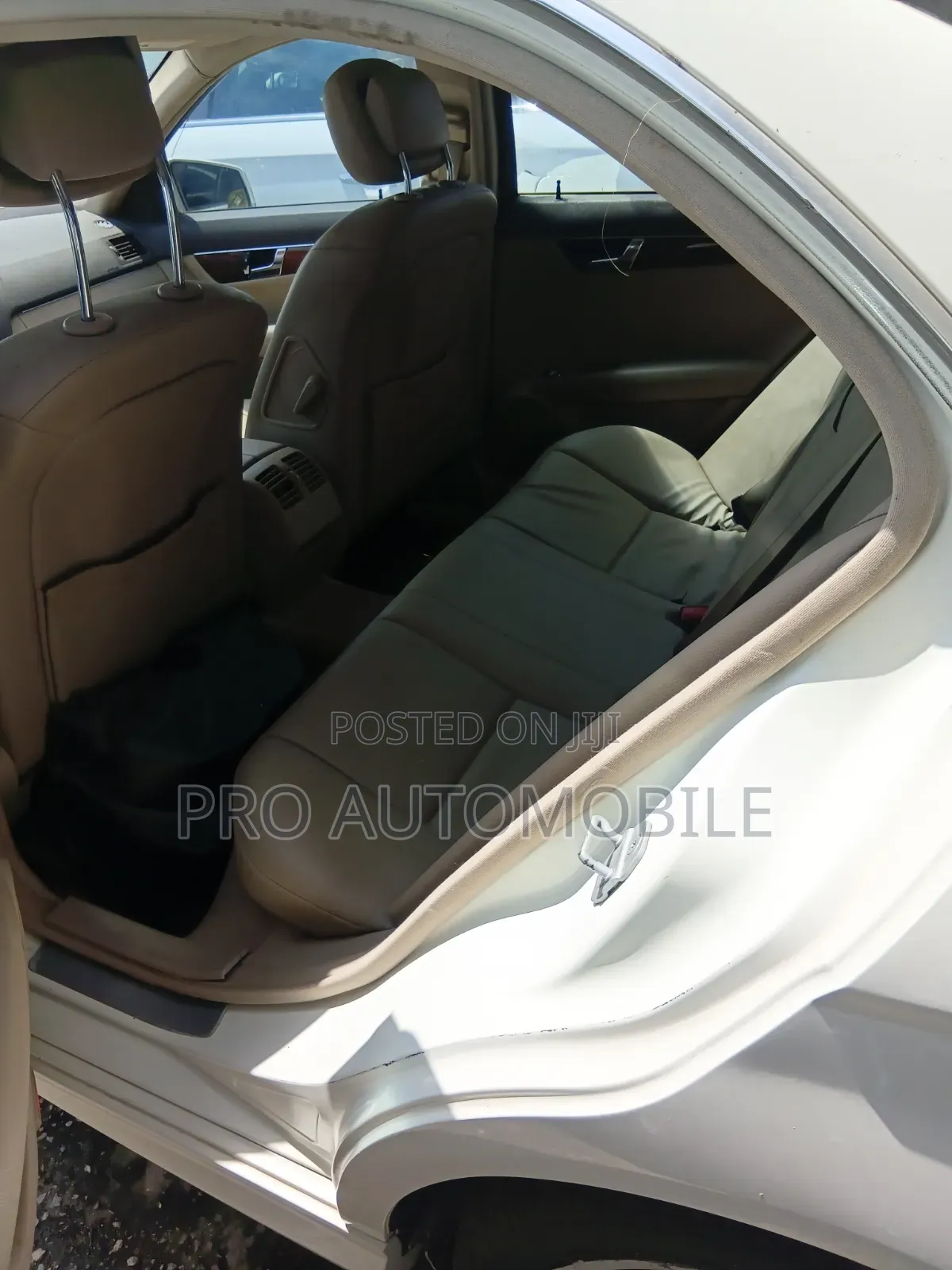 Mercedes-Benz C300 Luxury Sedan RWD (3.0L 6cyl 7A) 2010 White