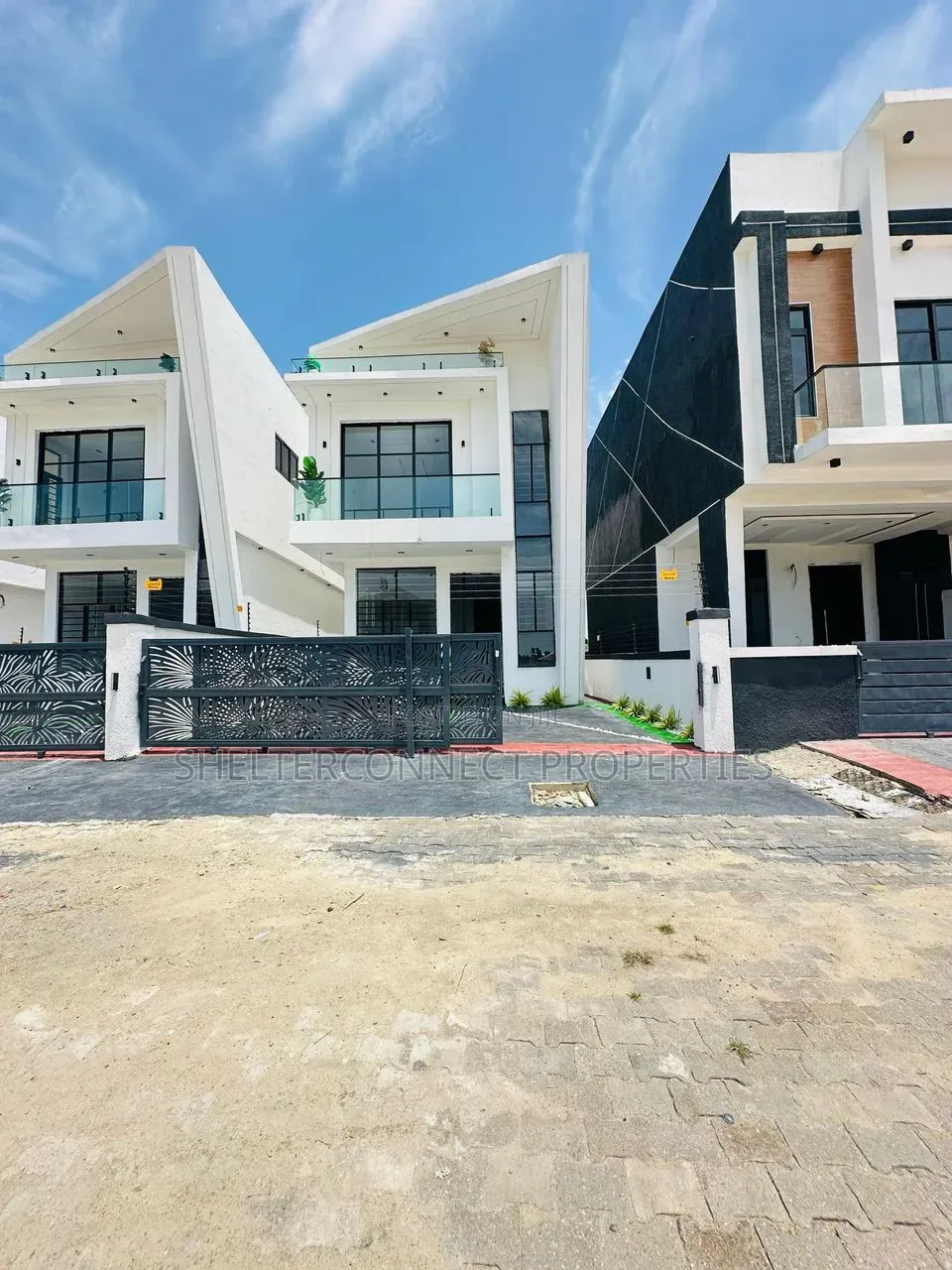 4bdrm Duplex in Ado / Ajah for sale