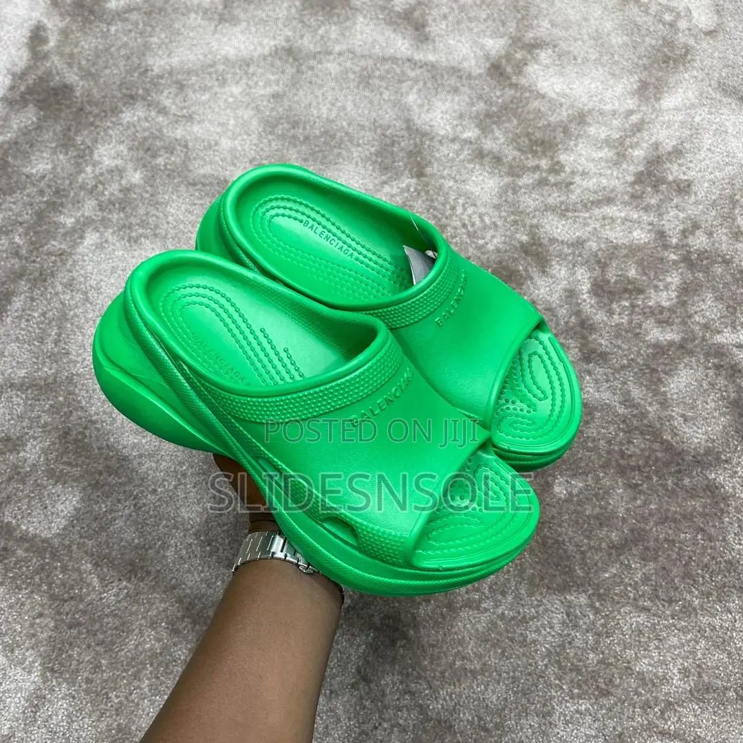 Balenciaga Pool Slide