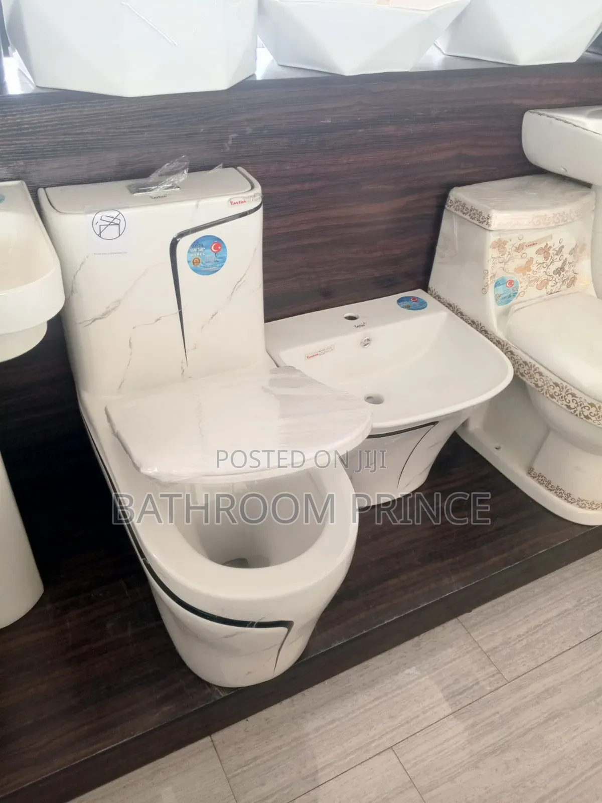 Executive Design Water Closet With Wall Hung Basin